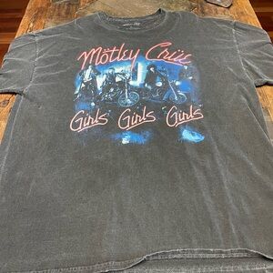 Motley Crue Distressed Graphic T-Shirt
